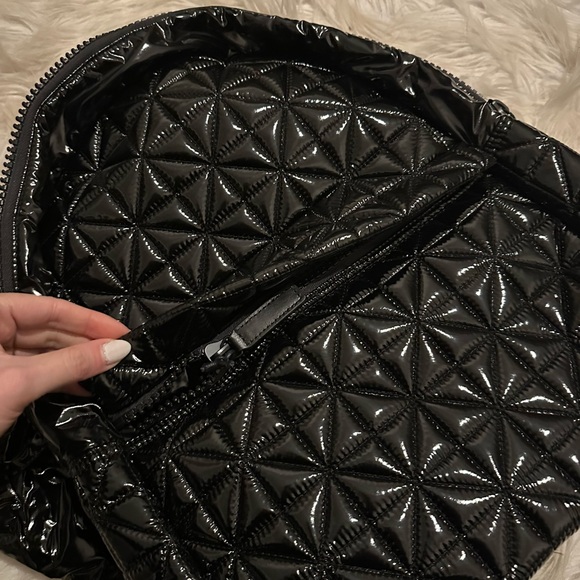 Vee Collective Backpack - Picture 3 of 7